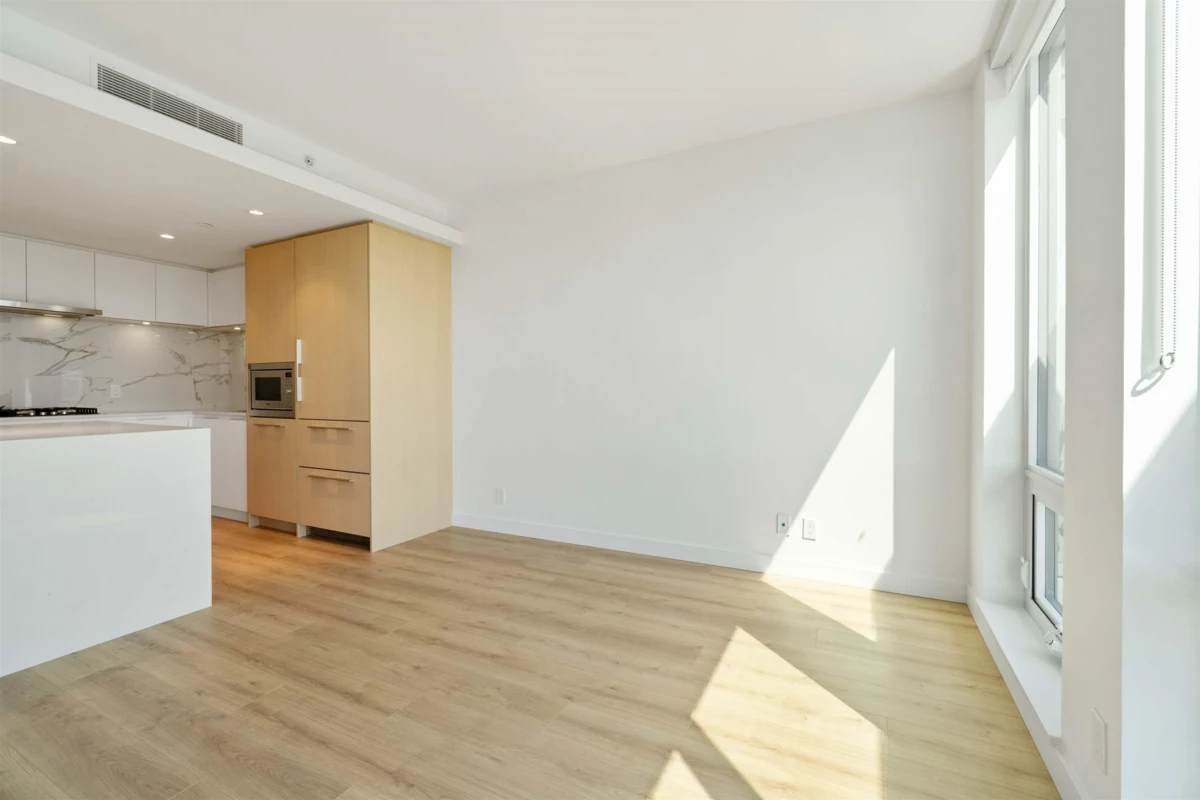 Primary Bathroom Photo of 2304 1500 Fern Street, North Vancouver, BC
