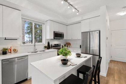 Kitchen Photo of 408 15835 85 Avenue, Surrey, BC