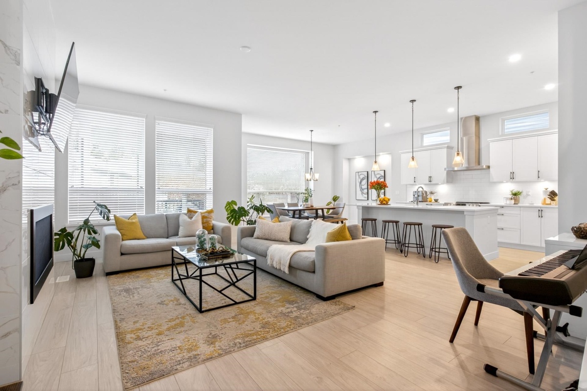 Family Room Photo of 11327 230 Street, Maple Ridge, BC