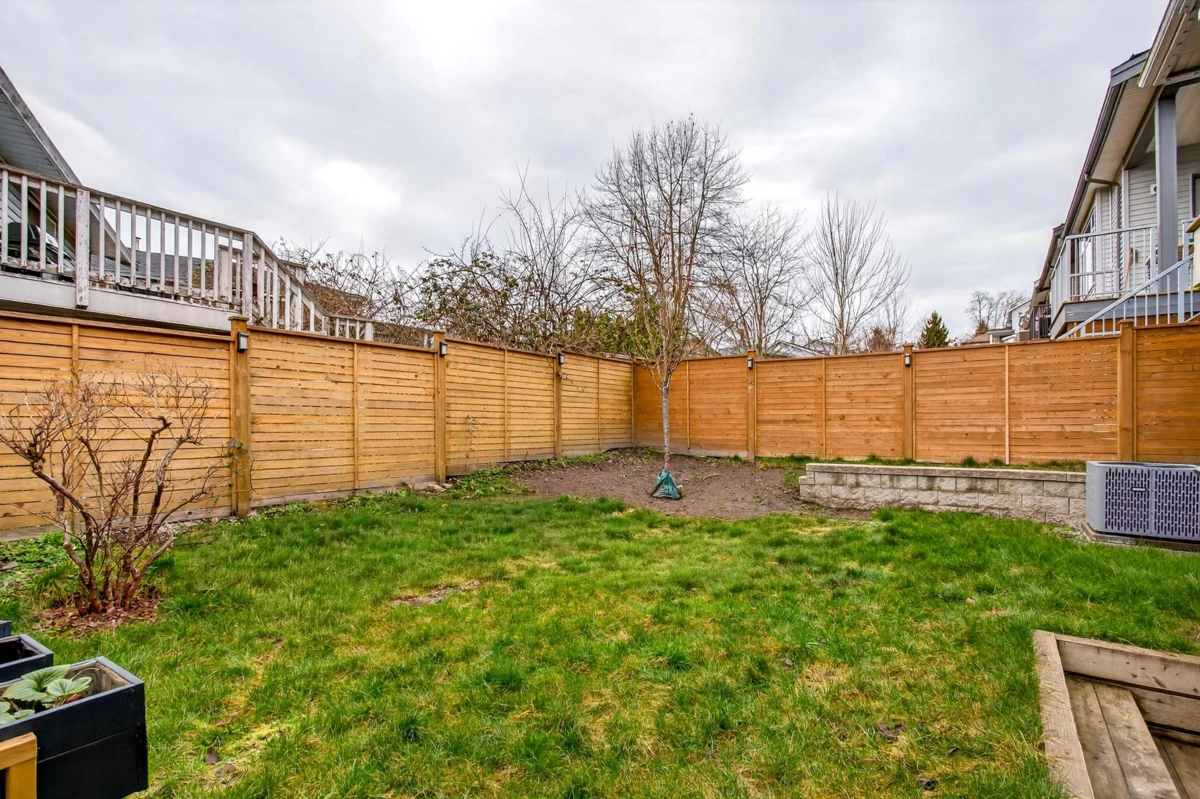 Hot Tub / Spa Photo of 11327 230 Street, Maple Ridge, BC