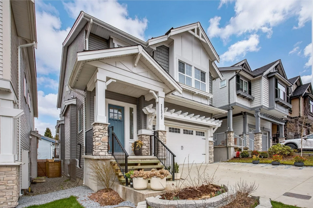 Living Room Photo of 11327 230 Street, Maple Ridge, BC