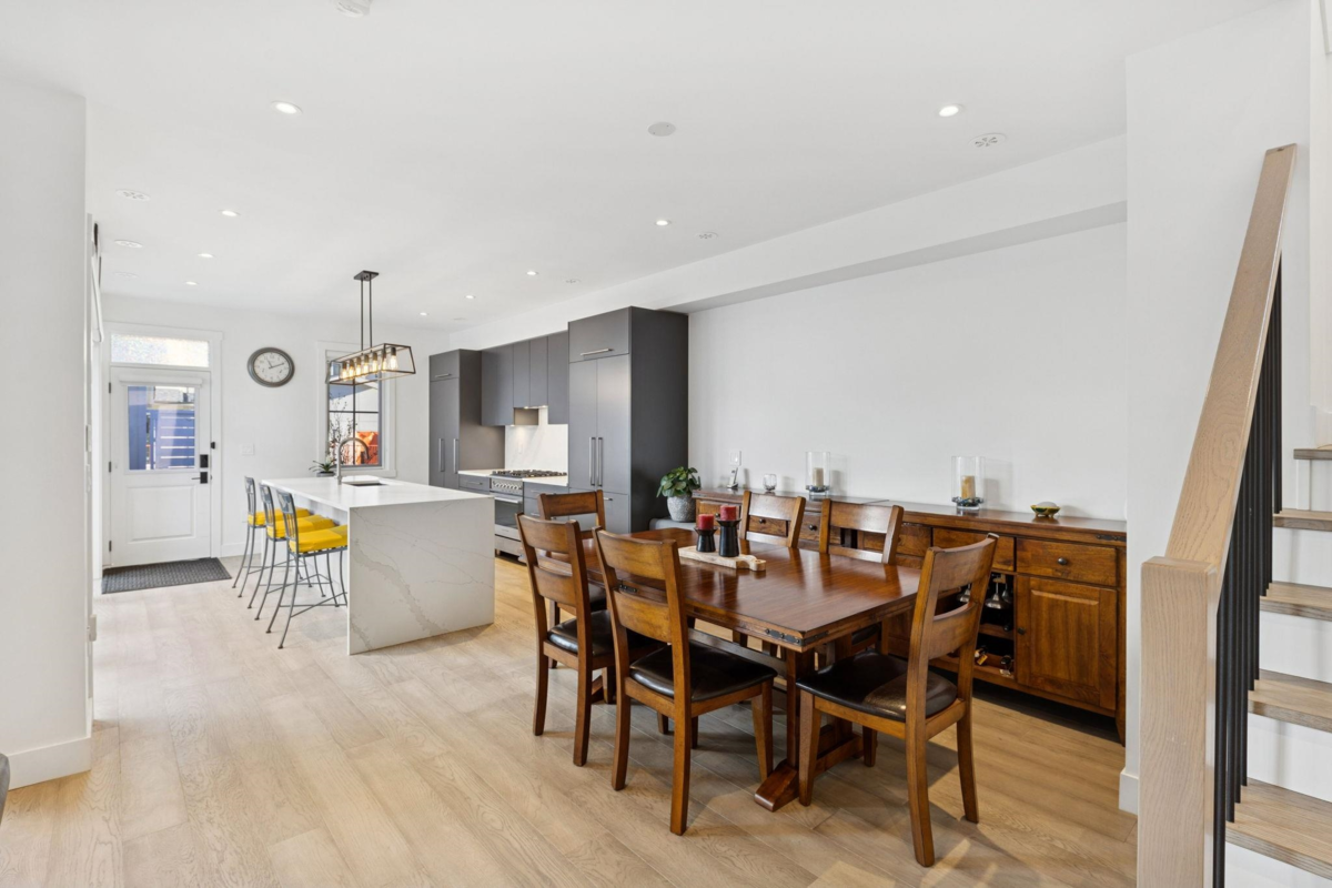 Breakfast Nook Photo of 387 Ridge Street, Tsawwassen, BC