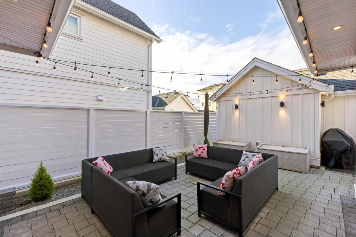 Front Yard Photo of 387 Ridge Street, Tsawwassen, BC