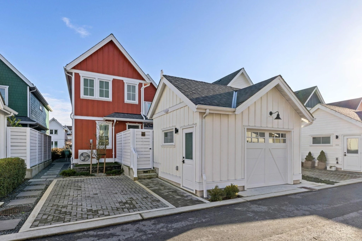 Garden / Landscaping Photo of 387 Ridge Street, Tsawwassen, BC