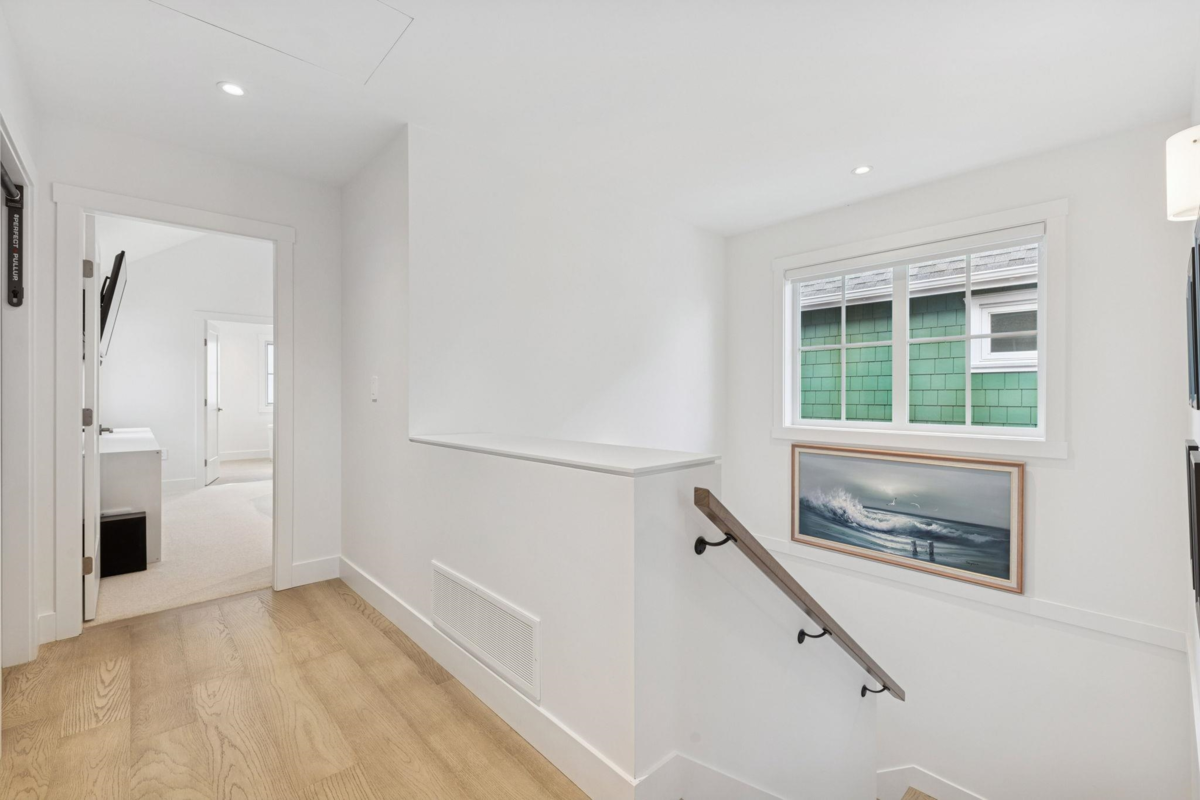 Guest Bathroom Photo of 387 Ridge Street, Tsawwassen, BC