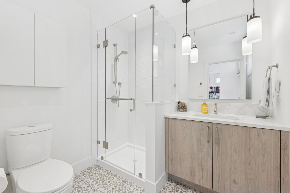 Hallway Photo of 387 Ridge Street, Tsawwassen, BC