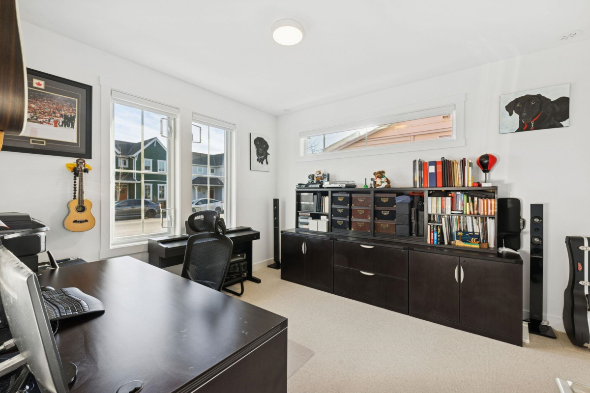 Laundry Room Photo of 387 Ridge Street, Tsawwassen, BC