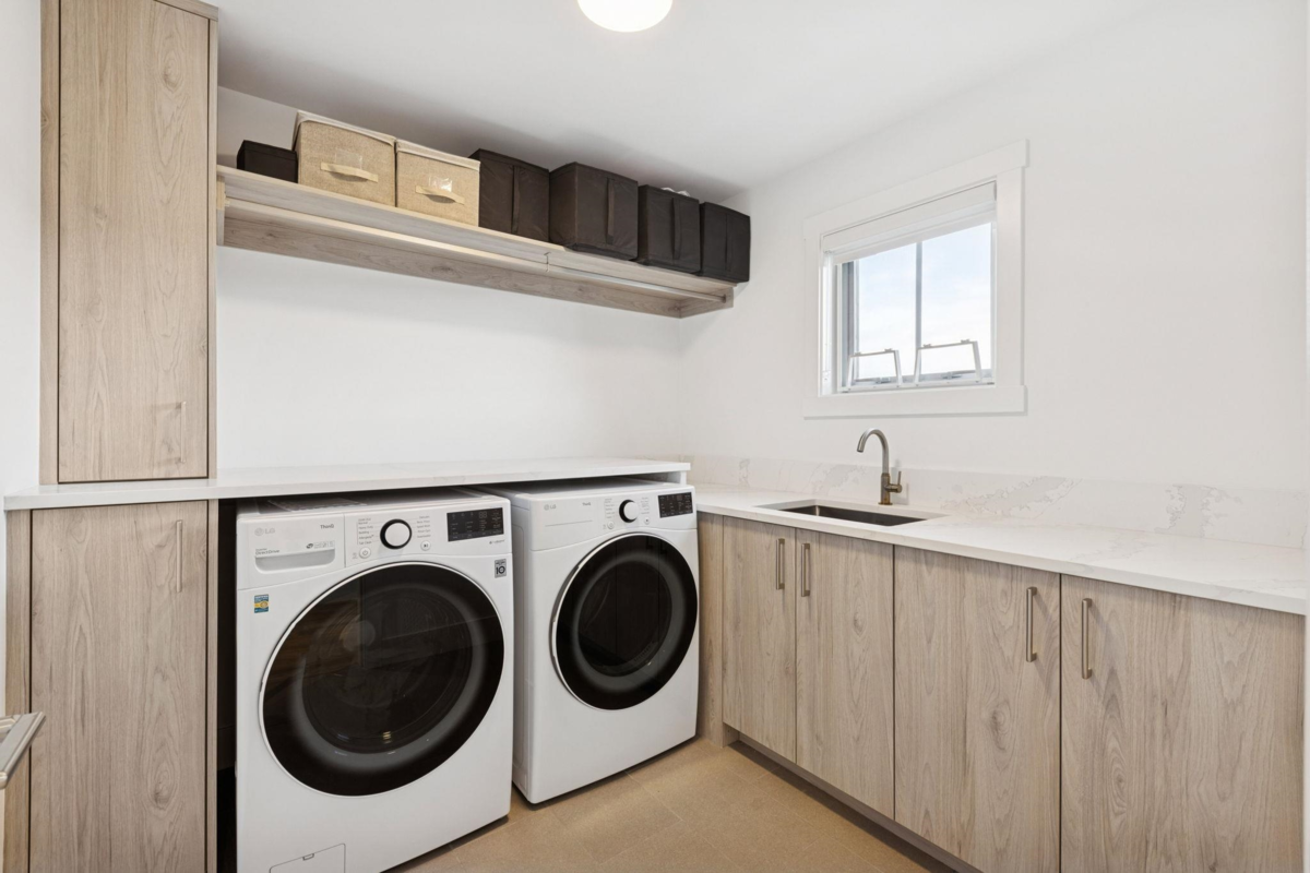 Outdoor Deck Photo of 387 Ridge Street, Tsawwassen, BC