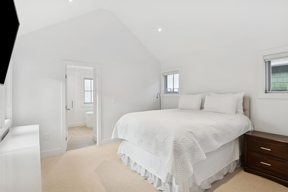 Powder Room Photo of 387 Ridge Street, Tsawwassen, BC