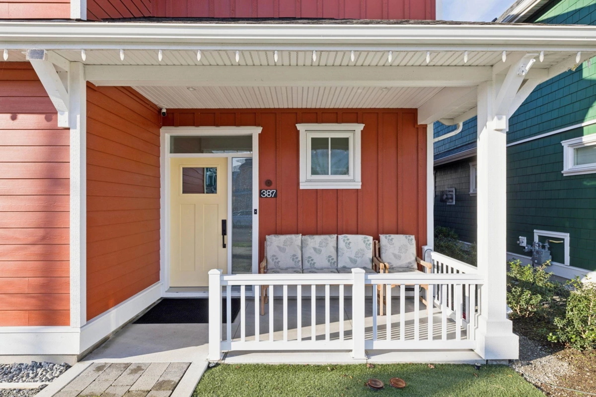 Swimming Pool Photo of 387 Ridge Street, Tsawwassen, BC