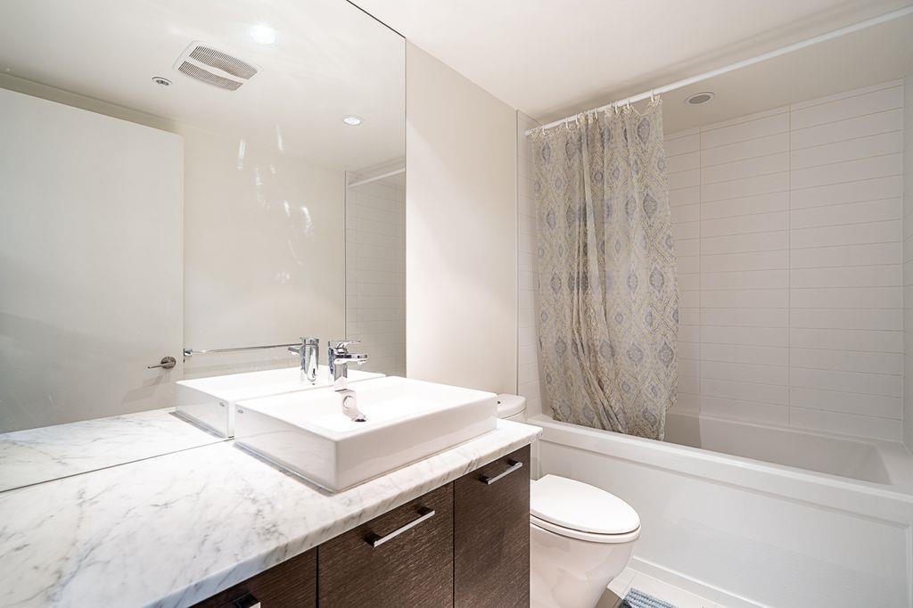 Hallway Photo of 520 5955 Birney Avenue, Vancouver, BC