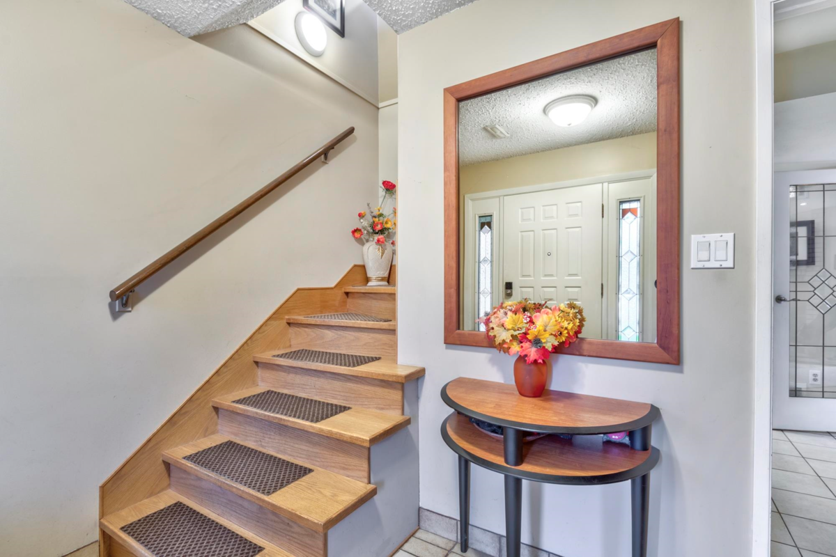 Hallway Photo of 1317 Western Place, Port Coquitlam, BC