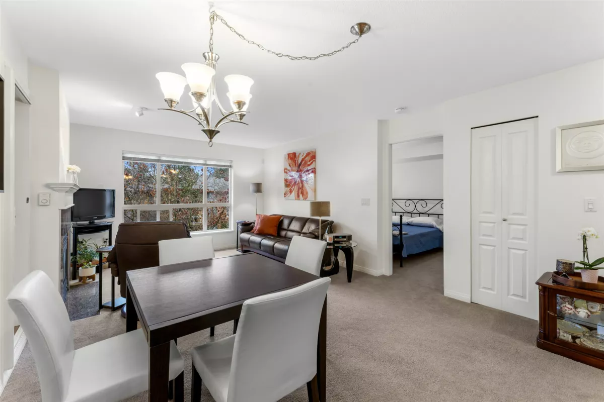 Breakfast Nook Photo of 310 15188 22 Avenue, Surrey, BC