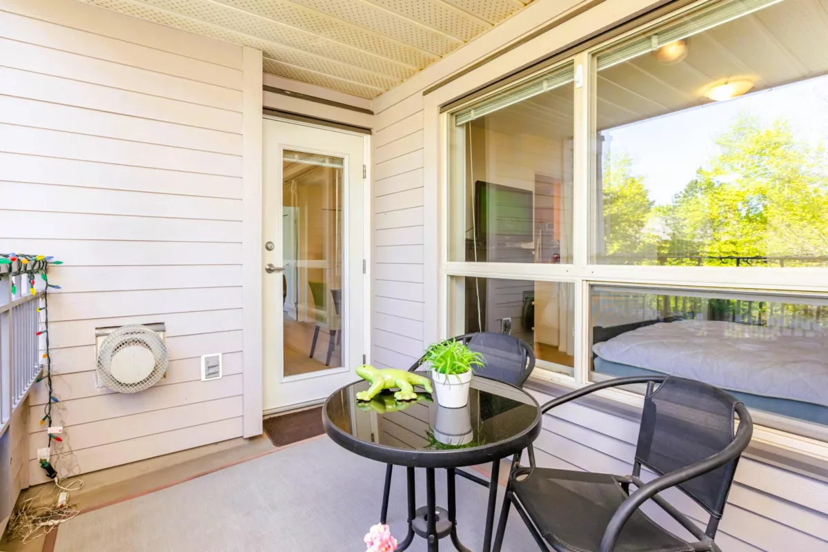 Office / Den Photo of 310 15188 22 Avenue, Surrey, BC