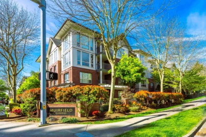 Backyard Photo of 310 15188 22 Avenue, Surrey, BC