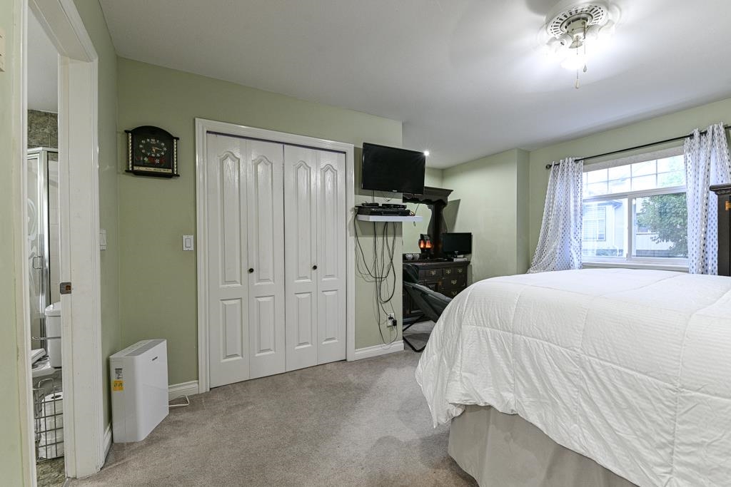 Basement Recreation Room Photo of 14490 67b Avenue, Surrey, BC