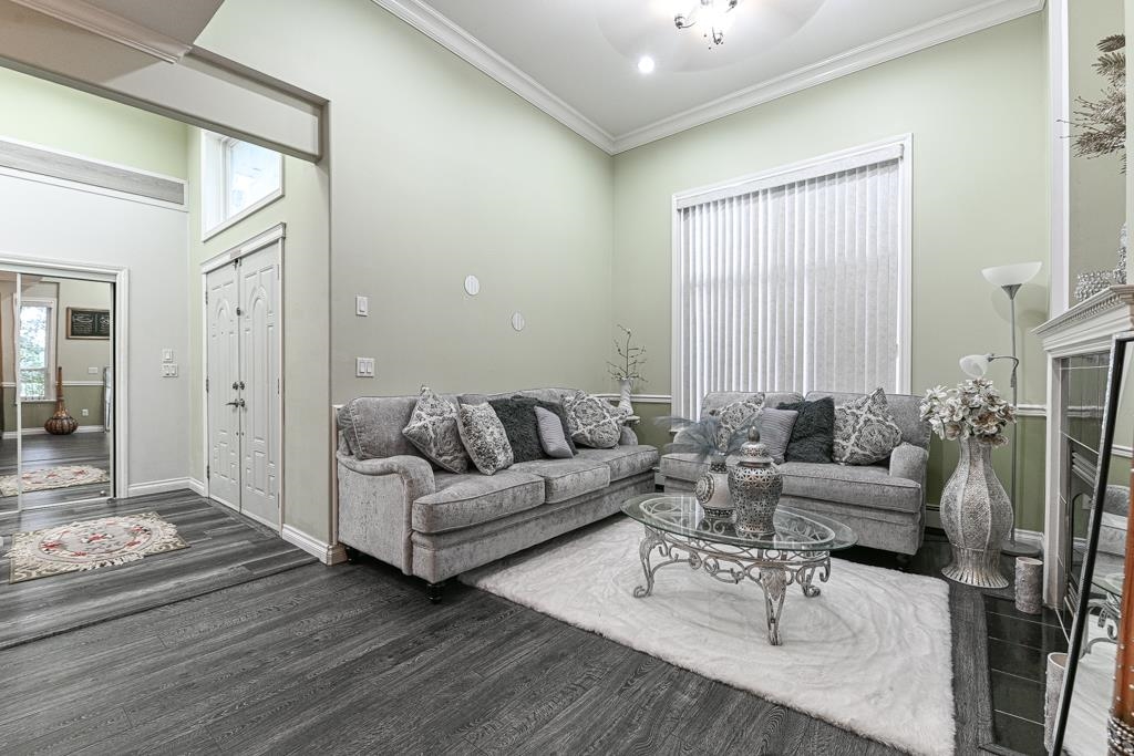 Breakfast Nook Photo of 14490 67b Avenue, Surrey, BC