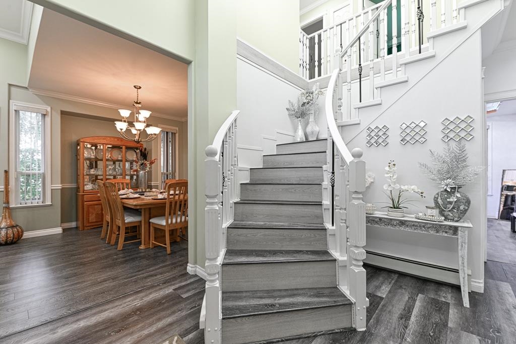 Kitchen Island Photo of 14490 67b Avenue, Surrey, BC