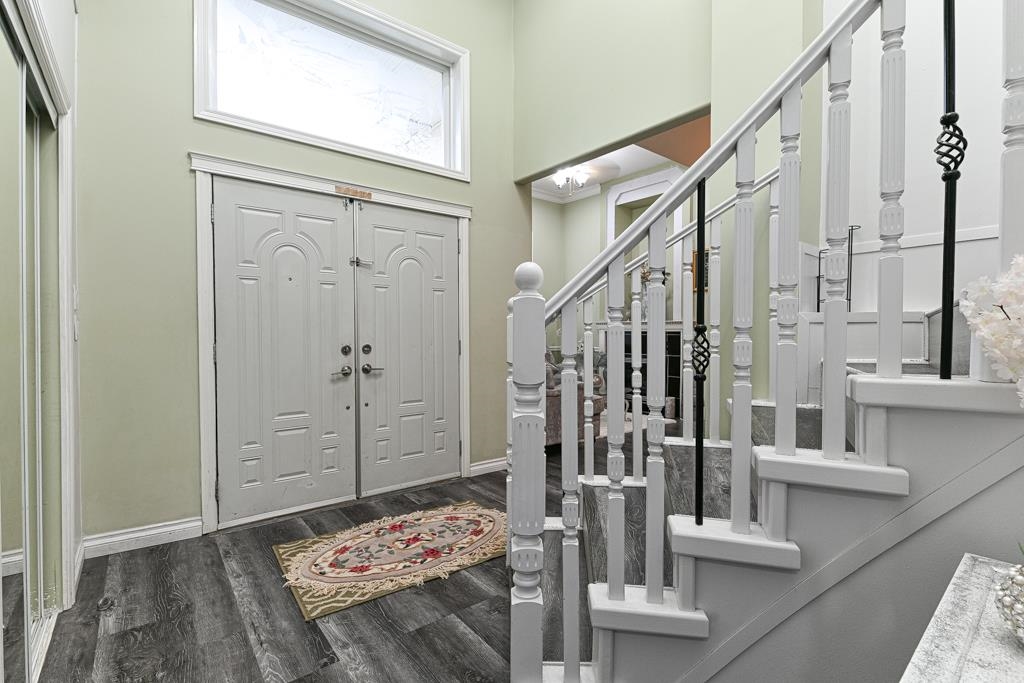 Kitchen Photo of 14490 67b Avenue, Surrey, BC