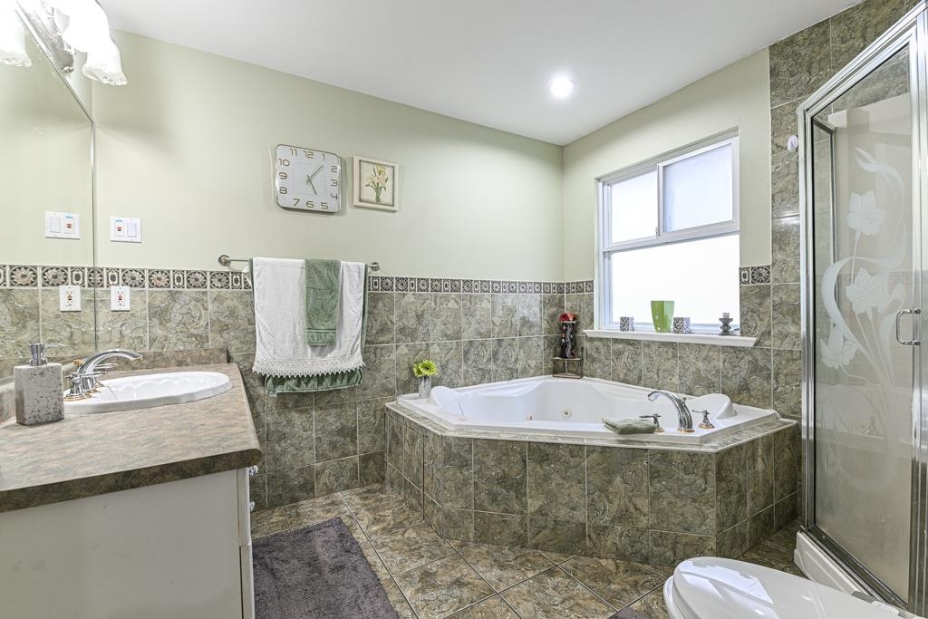 Laundry Room Photo of 14490 67b Avenue, Surrey, BC