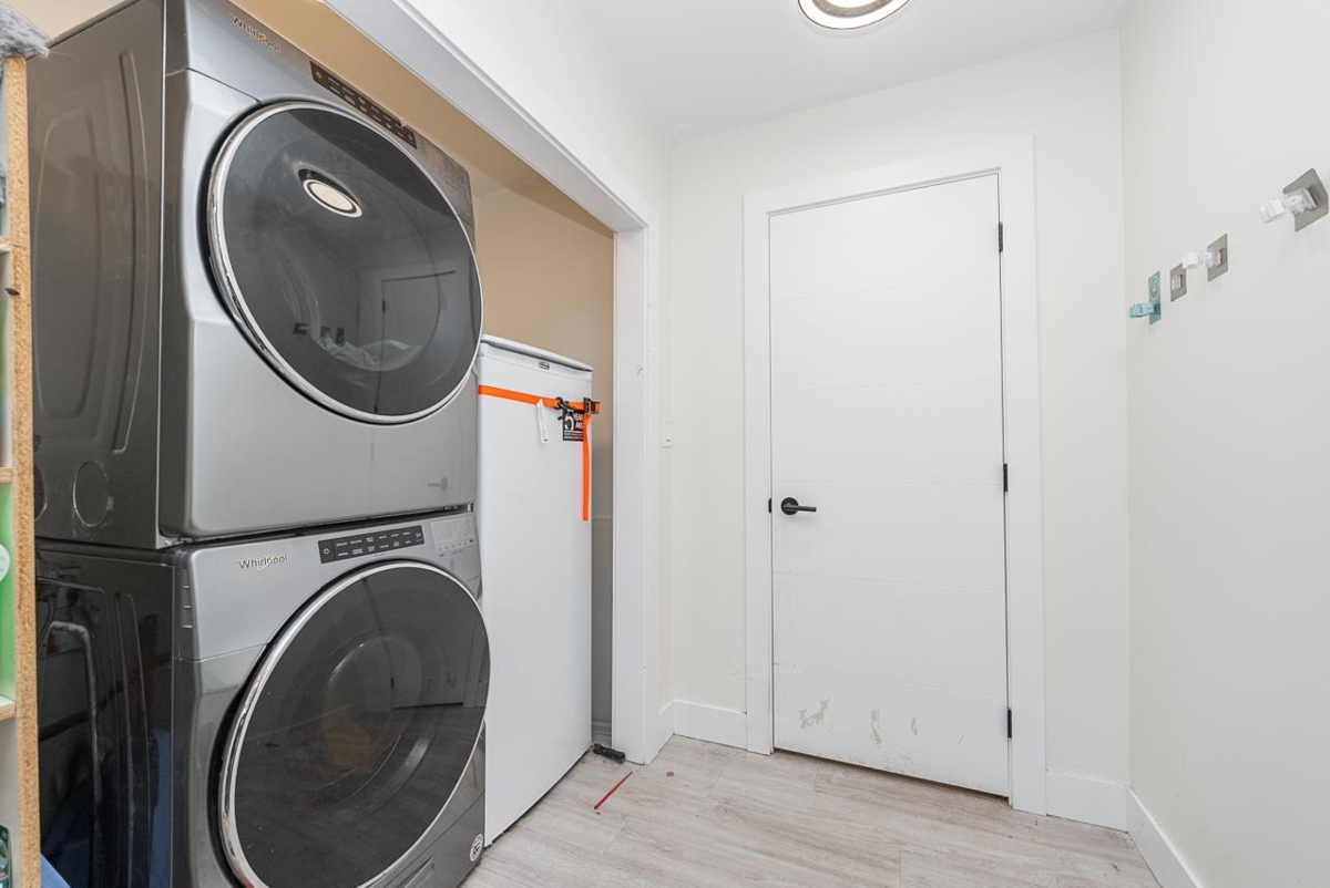Entry Foyer Photo of 28204 108th Avenue, Maple Ridge, BC