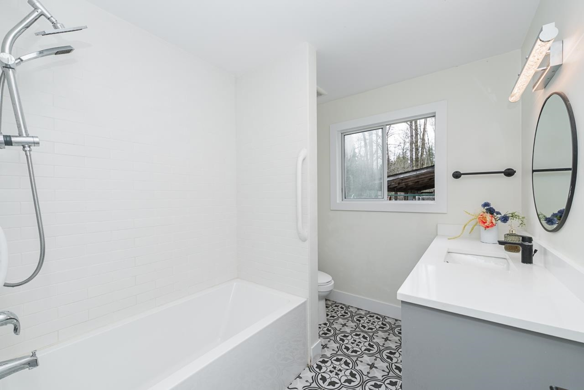 Laundry Room Photo of 28204 108th Avenue, Maple Ridge, BC