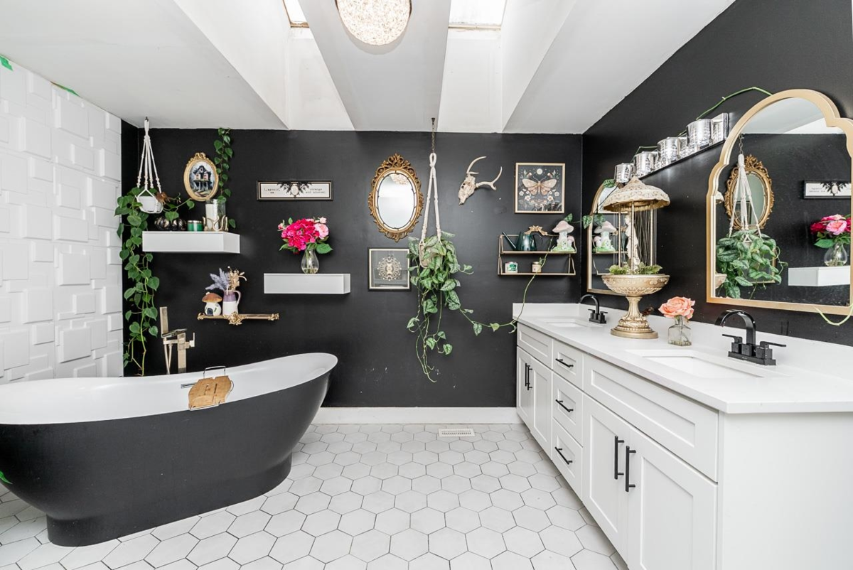 Powder Room Photo of 28204 108th Avenue, Maple Ridge, BC