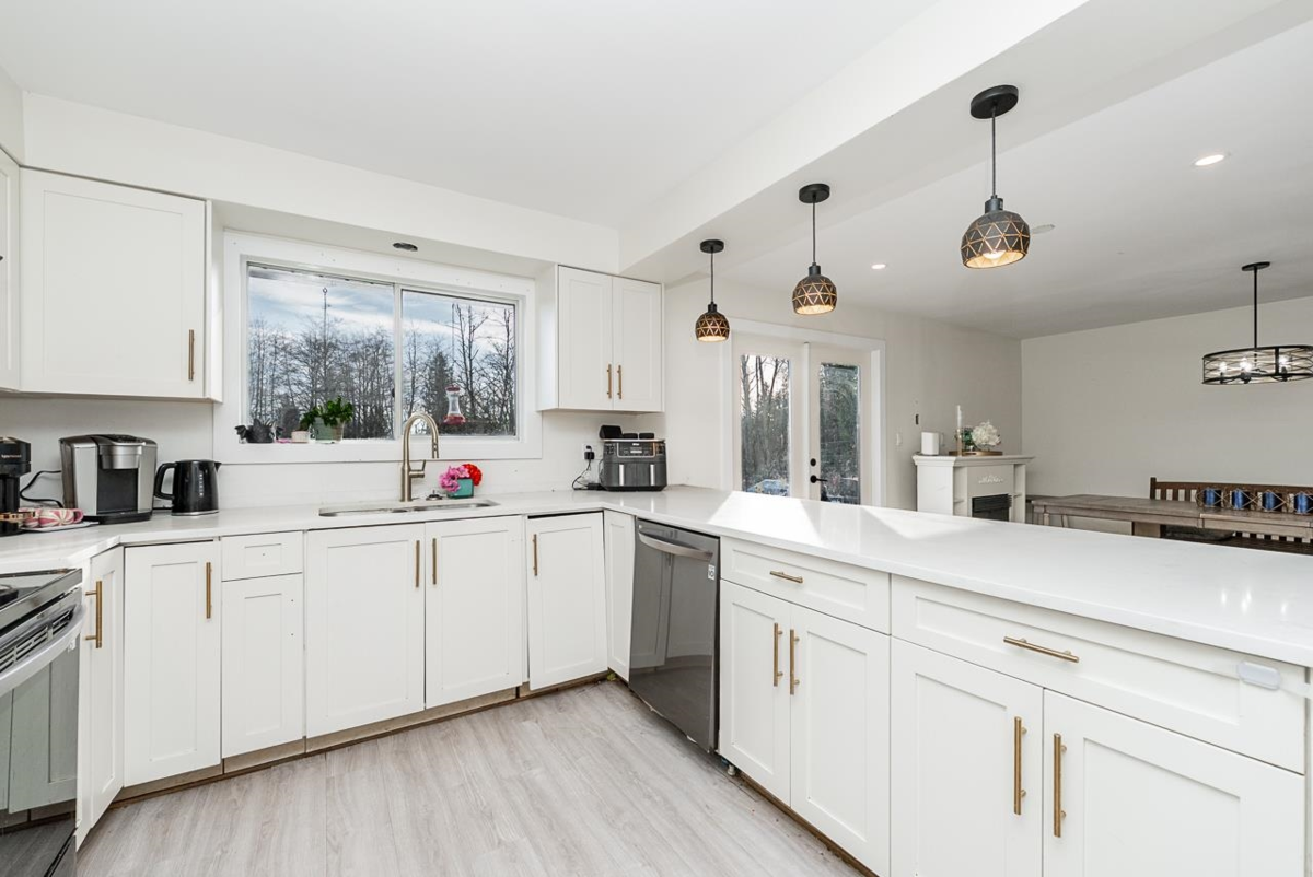 Primary Bathroom Photo of 28204 108th Avenue, Maple Ridge, BC