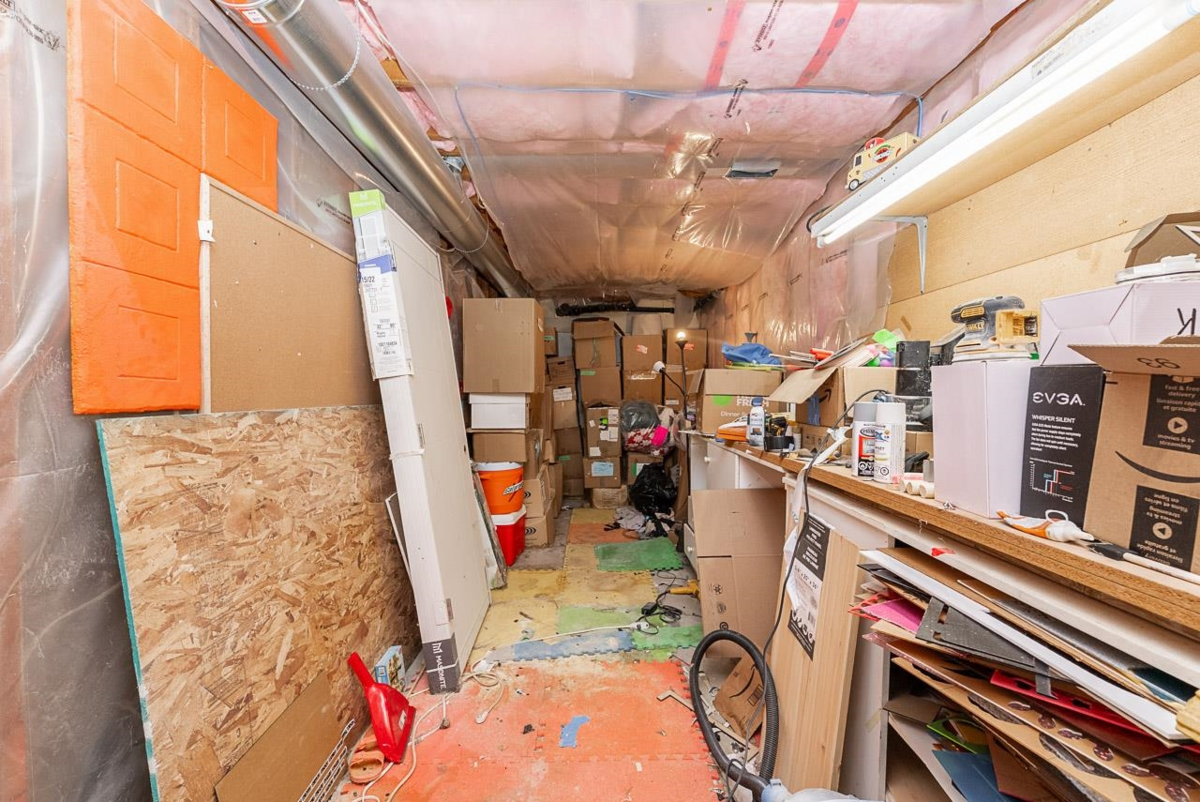 Staircase Photo of 28204 108th Avenue, Maple Ridge, BC