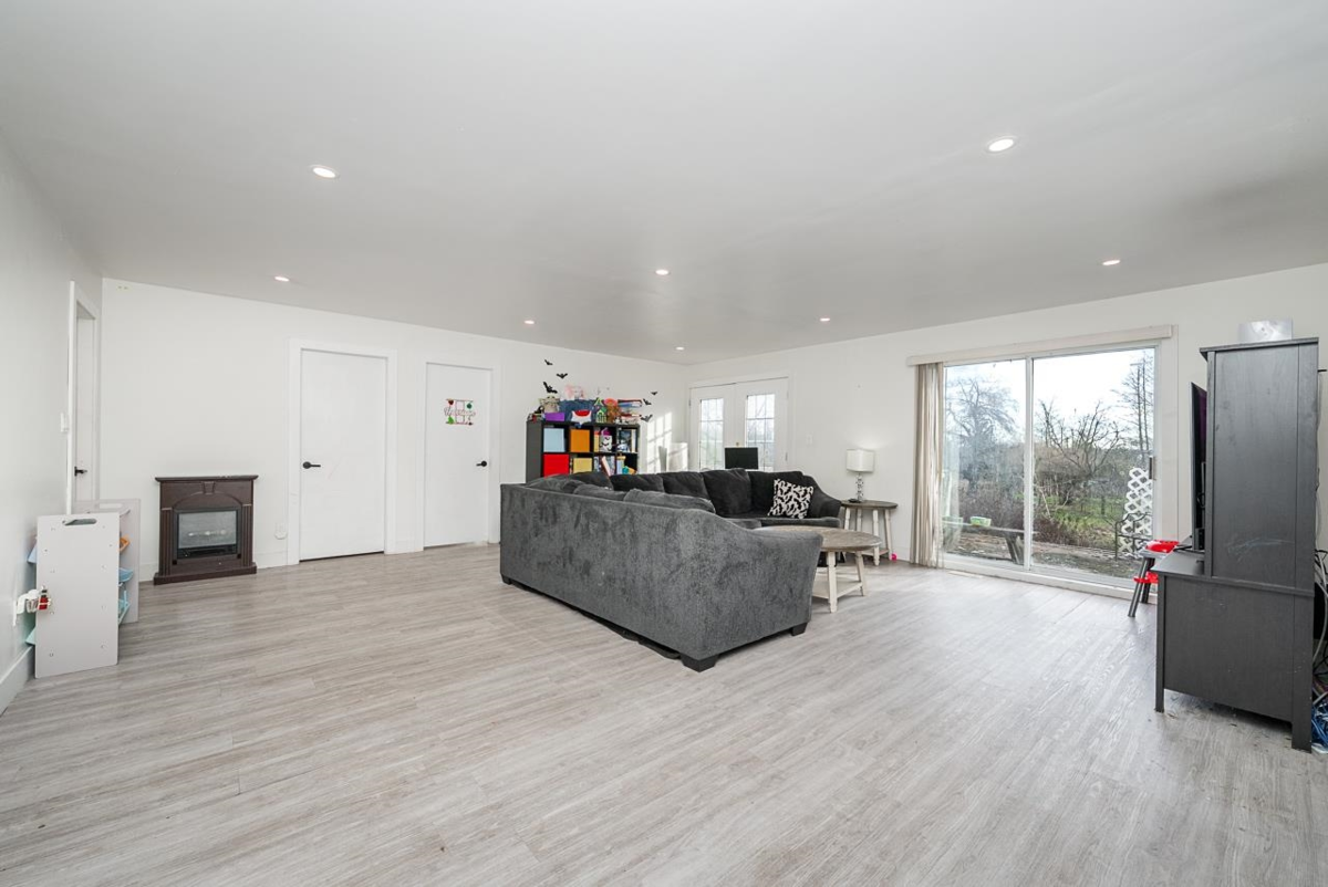 Walk-In Closet Photo of 28204 108th Avenue, Maple Ridge, BC