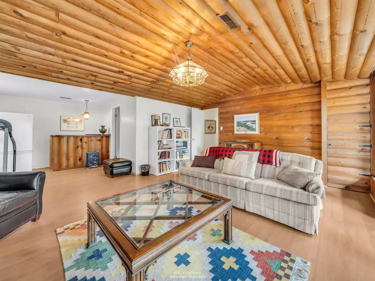 Hallway Photo of 1202 Bracknell Crescent, North Vancouver, BC