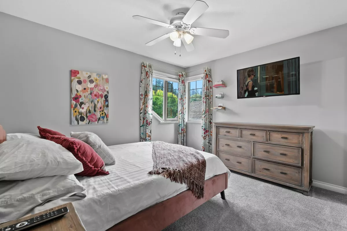 Entry Foyer Photo of 15639 37a Avenue, Surrey, BC