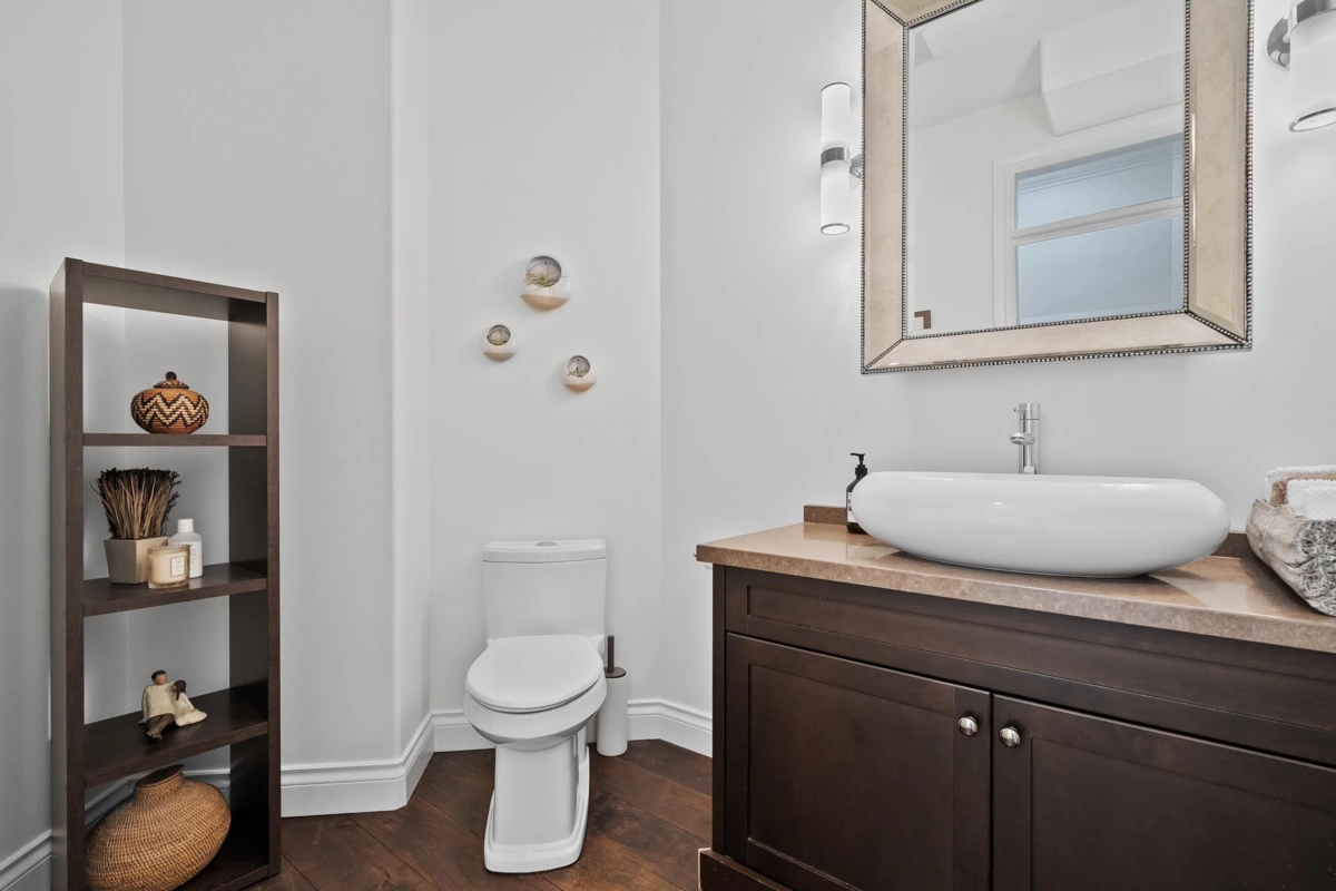 Guest Bathroom Photo of 15639 37a Avenue, Surrey, BC