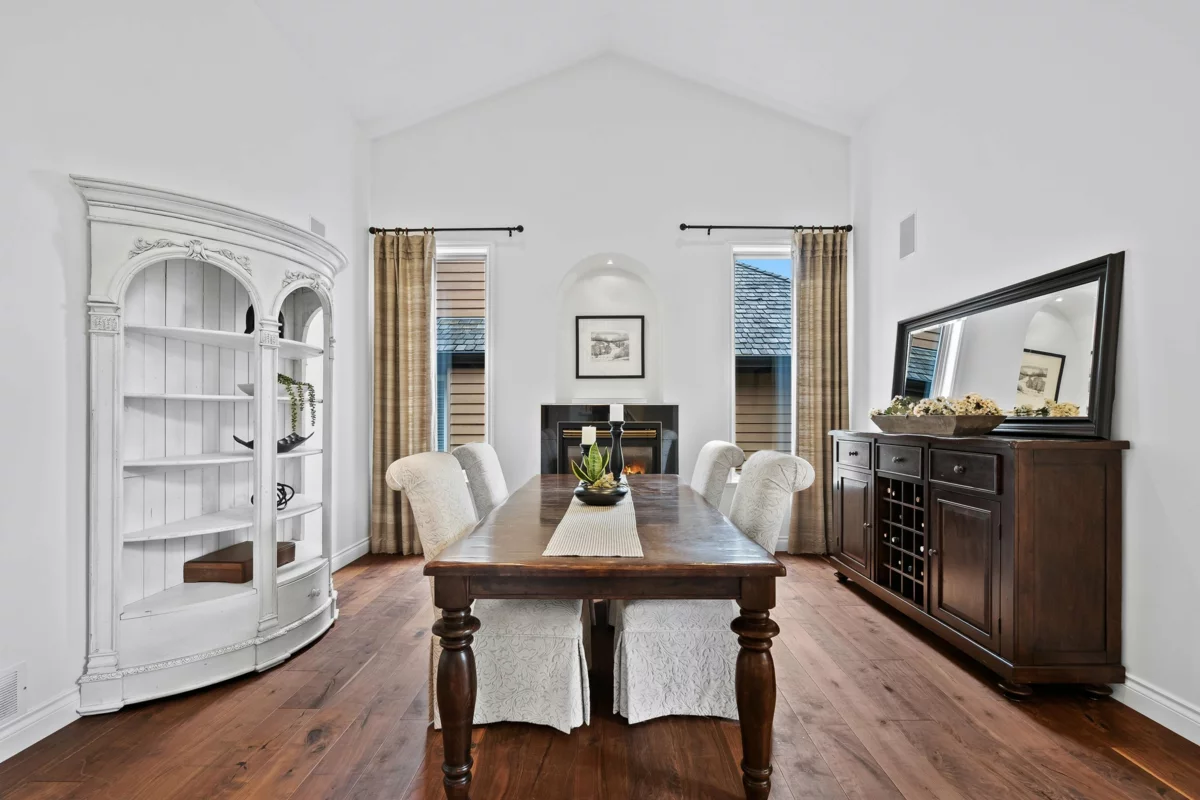 Kitchen Island Photo of 15639 37a Avenue, Surrey, BC