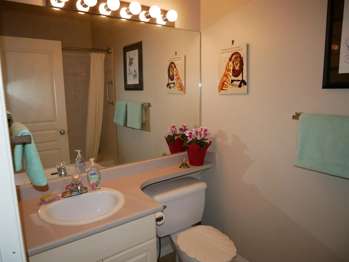 Powder Room Photo of 148 33751 Seventh Avenue, Mission, BC