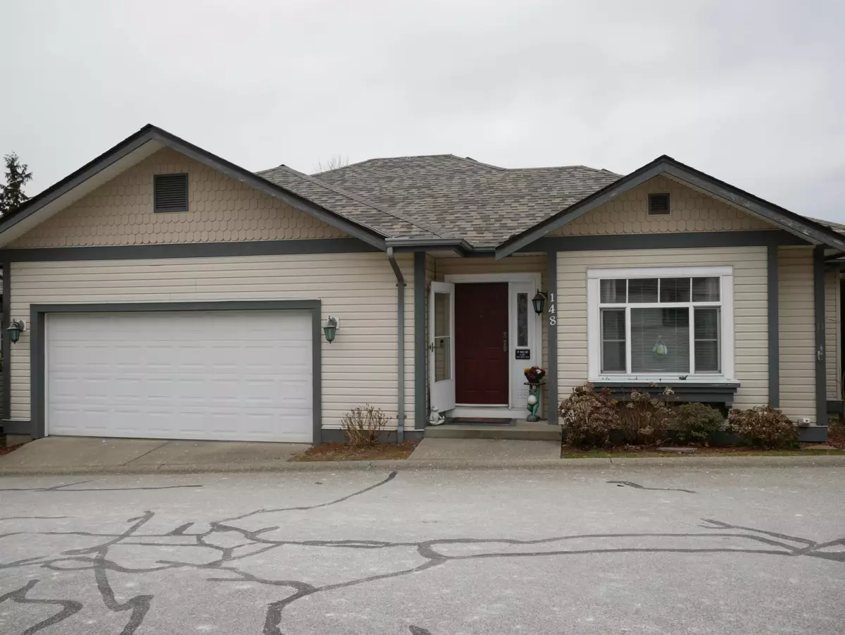 Swimming Pool Photo of 148 33751 Seventh Avenue, Mission, BC
