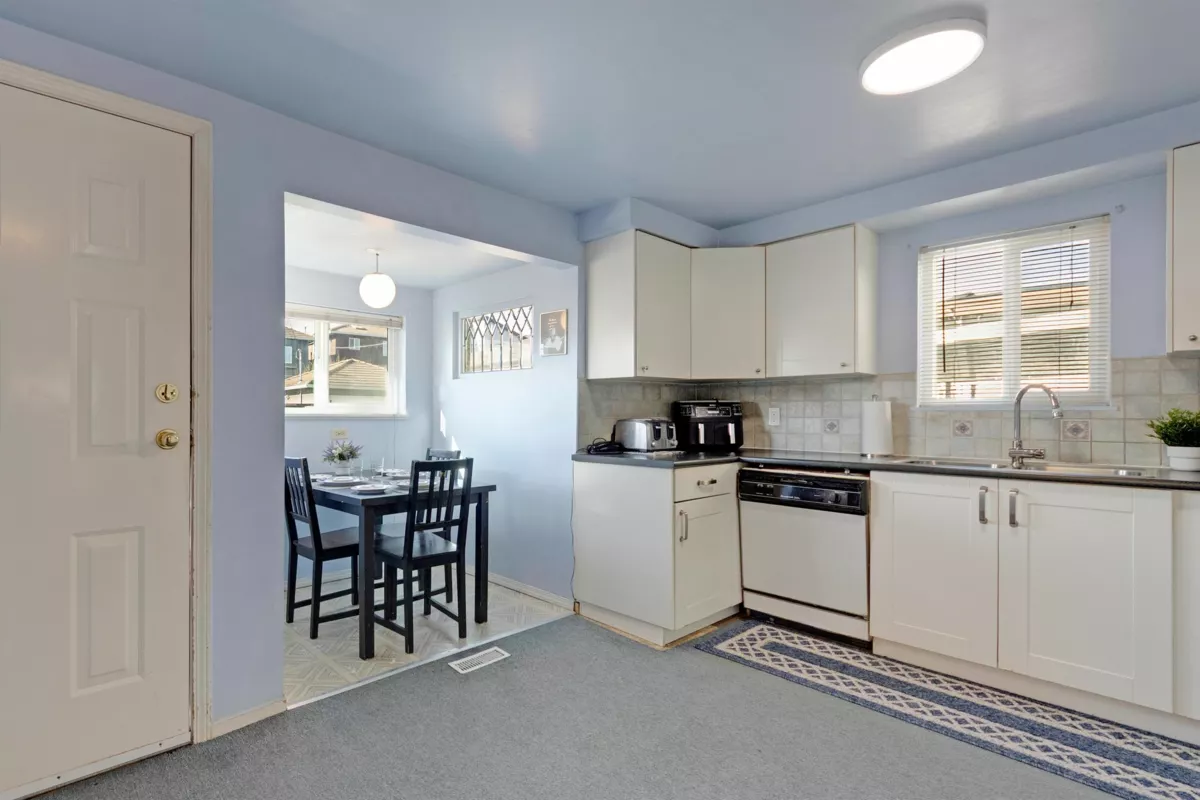 Breakfast Nook Photo of 5871 Argyle Street, Vancouver, BC