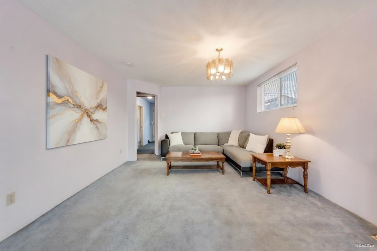 Dining Area Photo of 5871 Argyle Street, Vancouver, BC