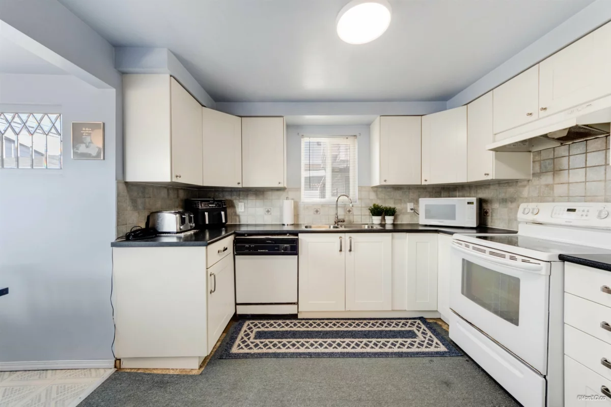 Kitchen Island Photo of 5871 Argyle Street, Vancouver, BC