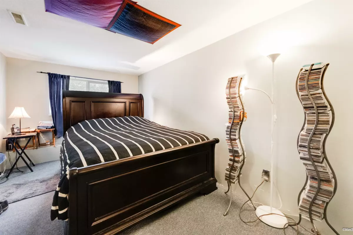 Laundry Room Photo of 5871 Argyle Street, Vancouver, BC