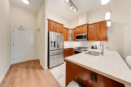 Kitchen Island Photo of 618 20376 N 86th Avenue, Langley, BC