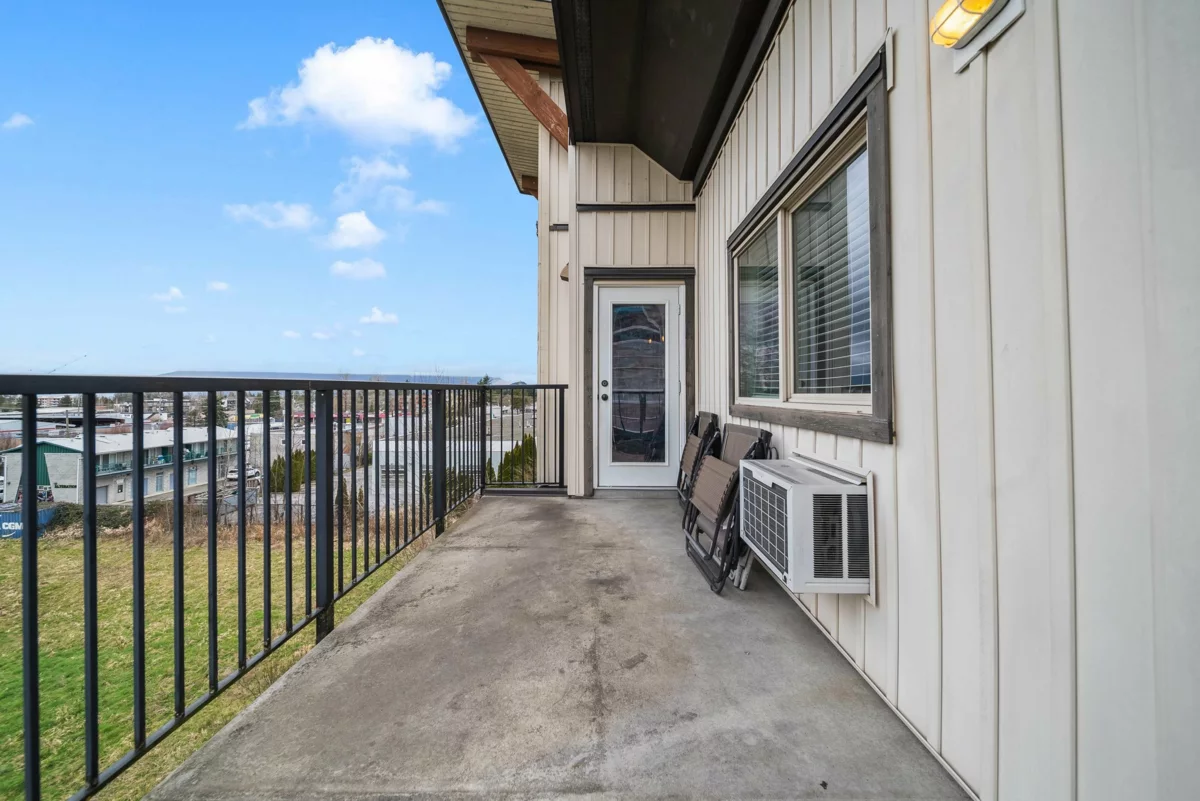 Hallway Photo of 402 11935 Burnett Street, Maple Ridge, BC