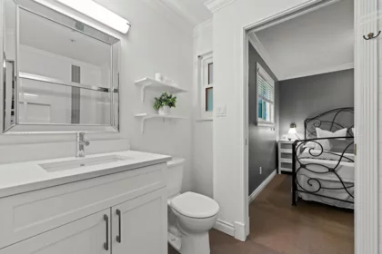 Hallway Photo of 2992 W 42nd Avenue, Vancouver, BC