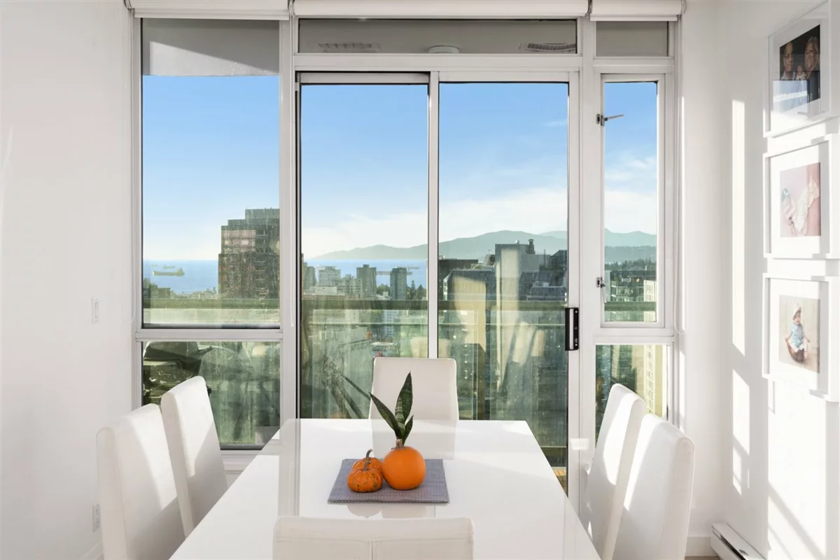Kitchen Photo of 3501 1328 W Pender Street, Vancouver, BC