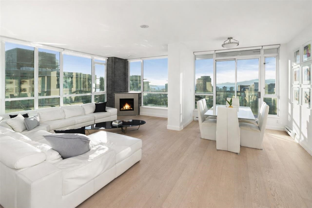 Living Room Photo of 3501 1328 W Pender Street, Vancouver, BC