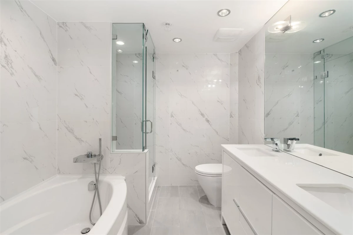Powder Room Photo of 3501 1328 W Pender Street, Vancouver, BC