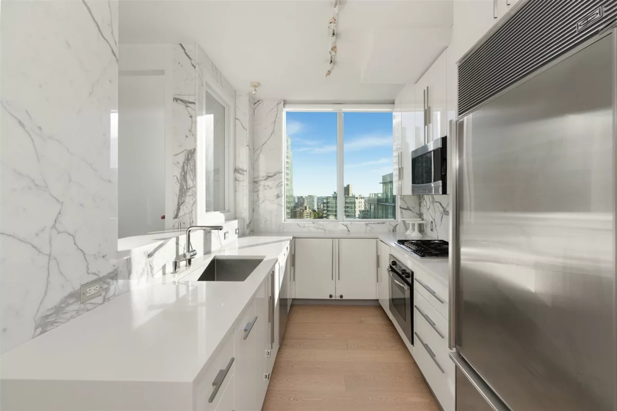 Primary Bedroom Photo of 3501 1328 W Pender Street, Vancouver, BC