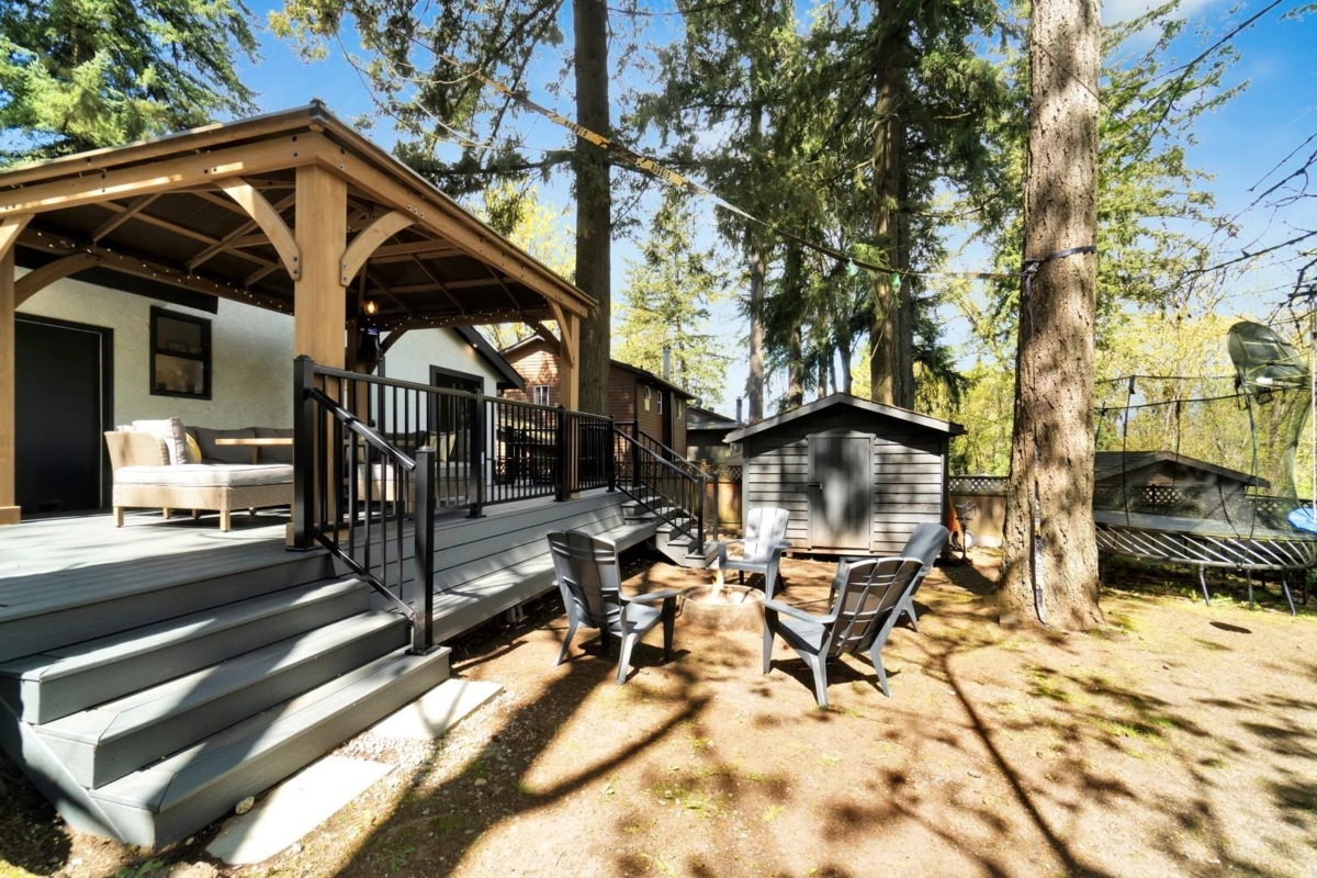 Family Room Photo of 11426 141a Street, Surrey, BC