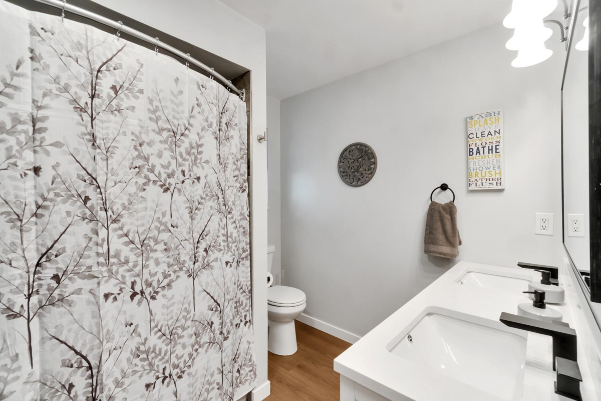 Powder Room Photo of 11426 141a Street, Surrey, BC