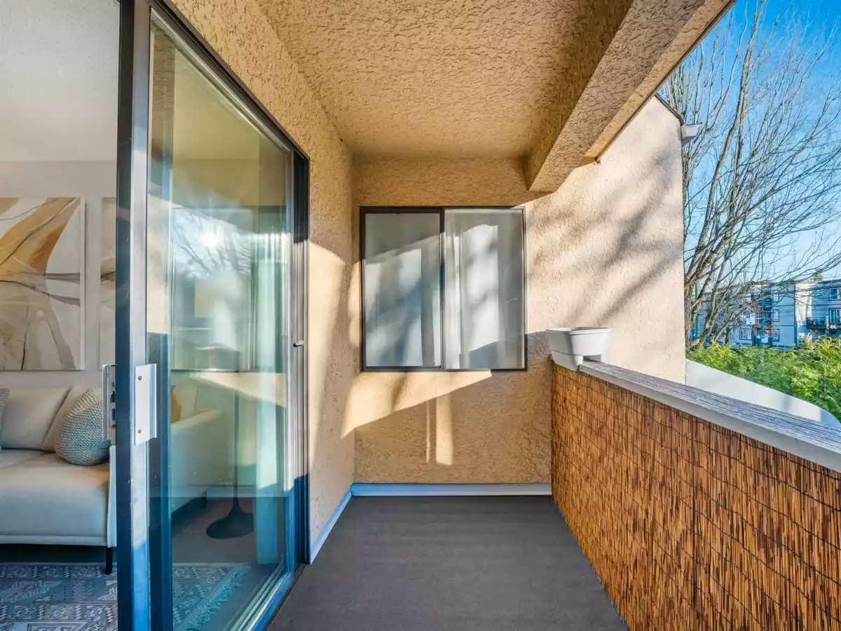 Basement Recreation Room Photo of 313 975 E Broadway, Vancouver, BC